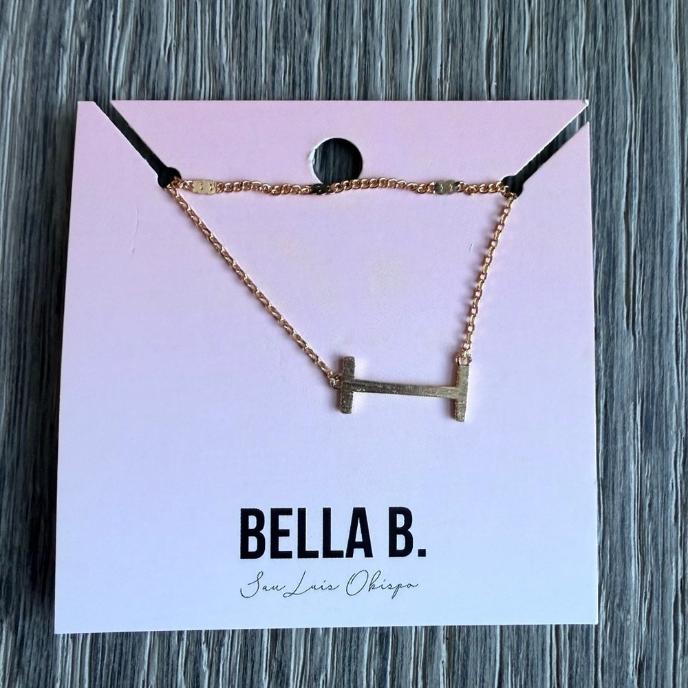 Double Layer Gold Initial Necklace "i"